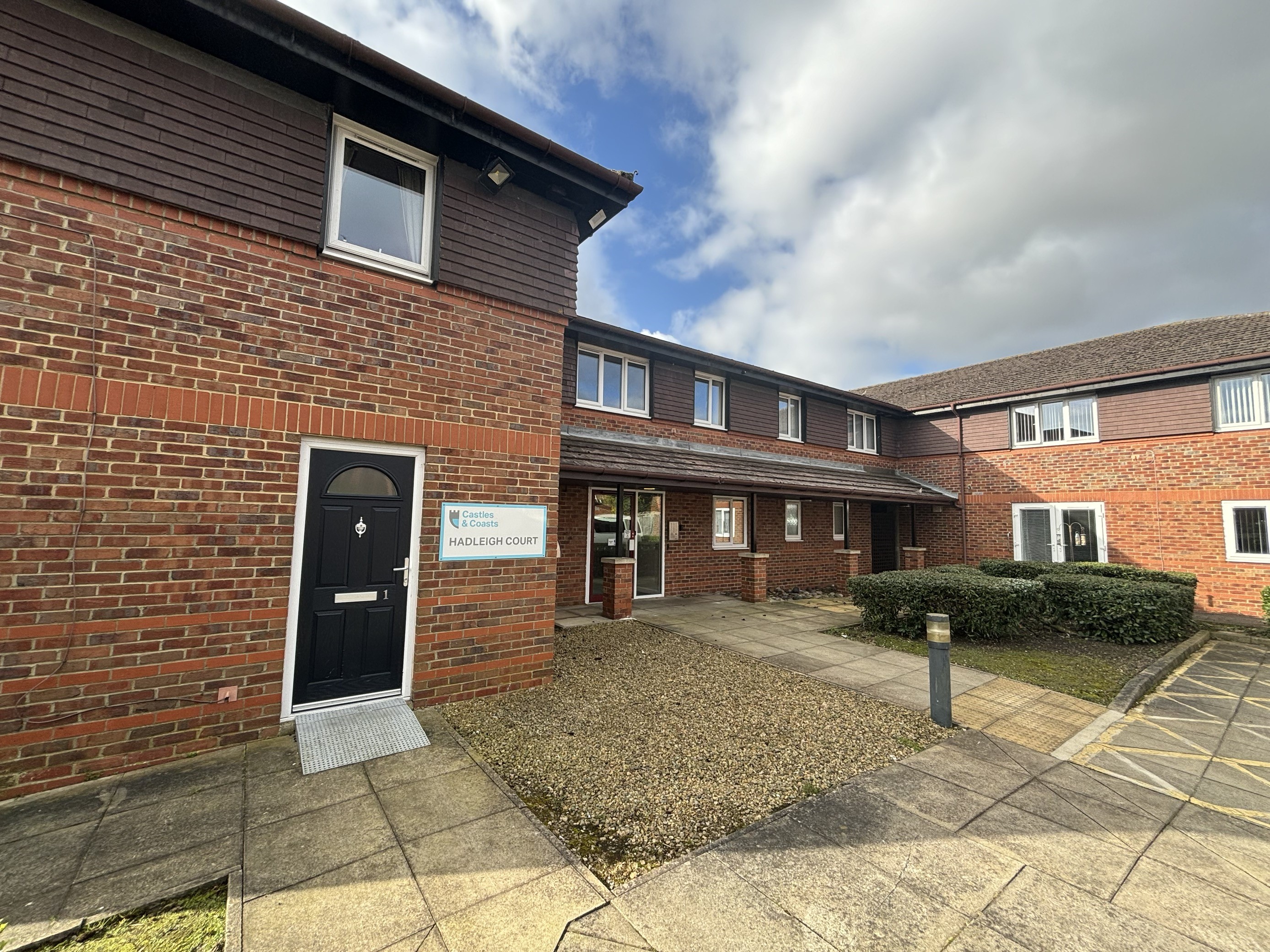 Photo of front of scheme, Hadleigh Court